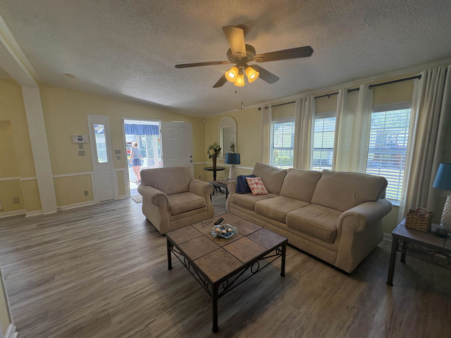 838 Jensen Dr. N Photo 12