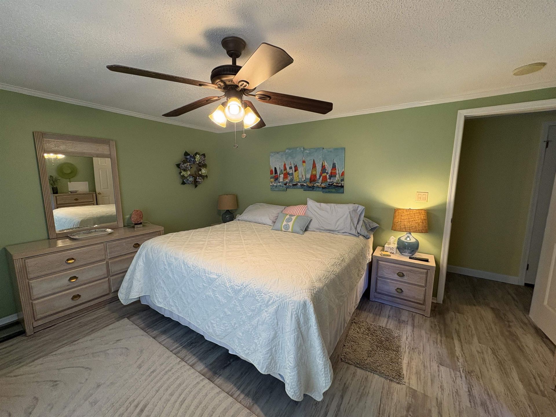 838 Jensen Dr. N Photo 13