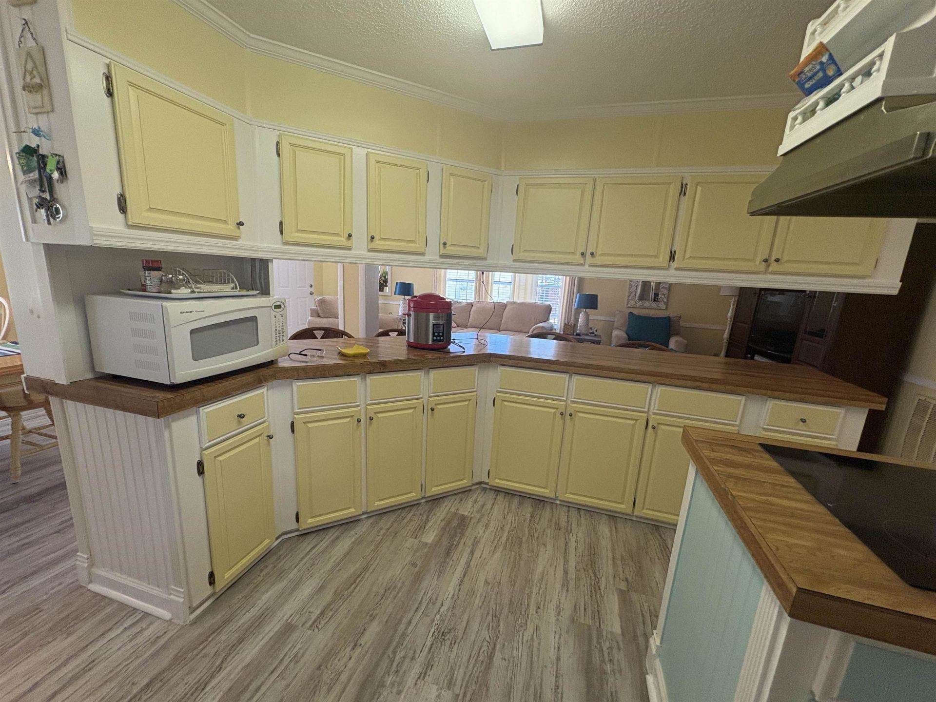 838 Jensen Dr. N Photo 6