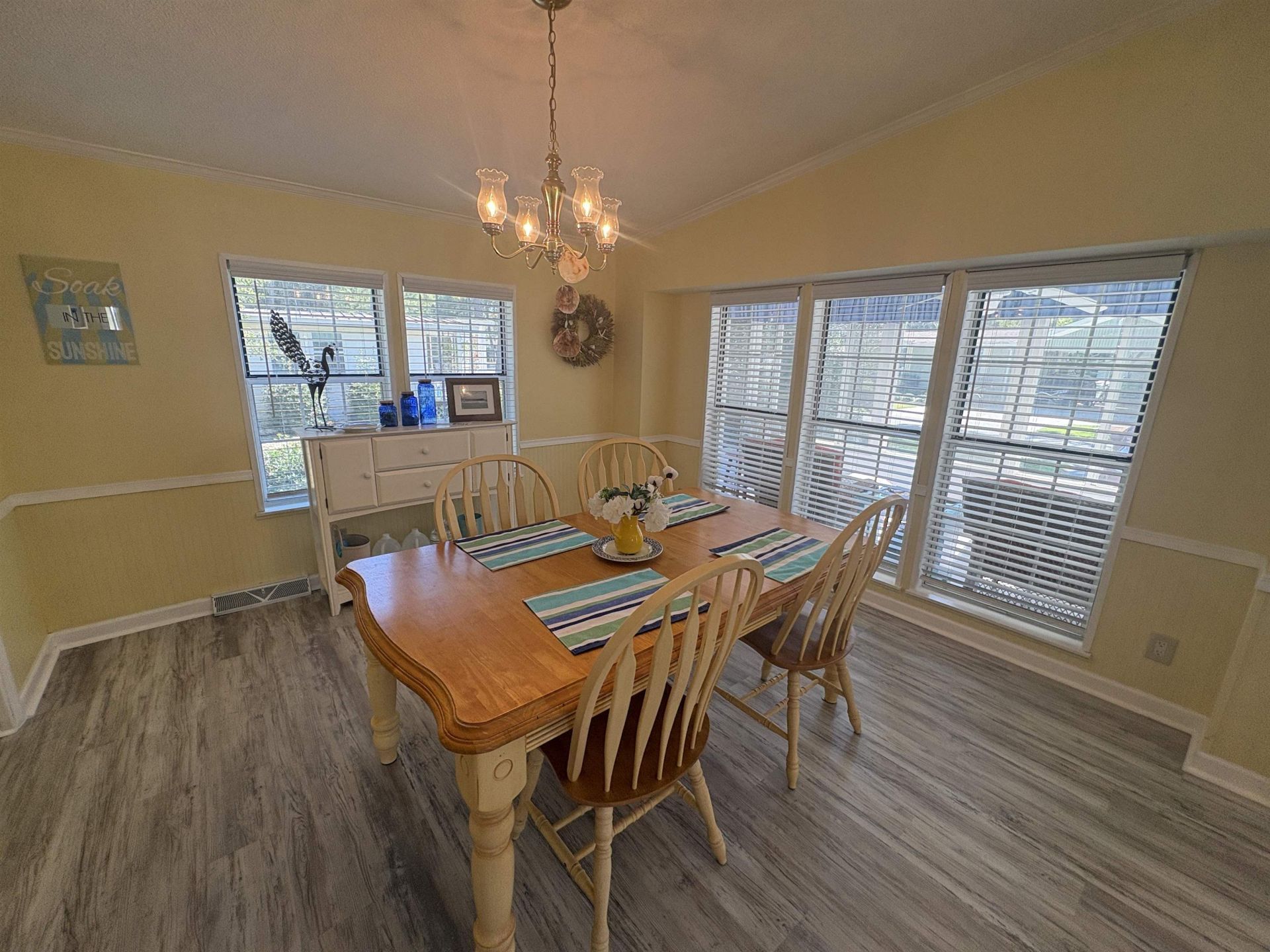 838 Jensen Dr. N Photo 8