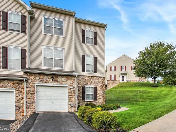 420 MARION ROAD, Unit 420, YORK, PA 17406