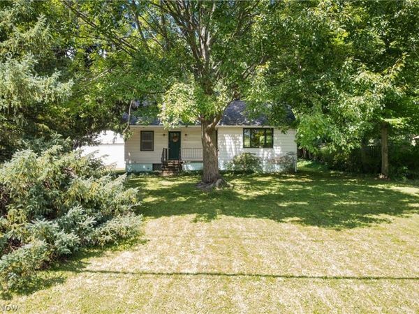 353 Southeast Avenue , Tallmadge, OH 44278