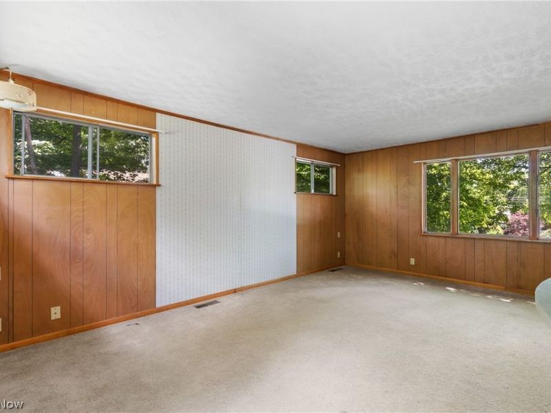 353 Southeast Avenue , Tallmadge, OH 44278 Photo 18