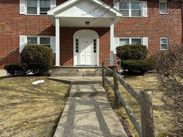 123 Litchfield Pines Dr, Unit D, Leominster, MA 01453