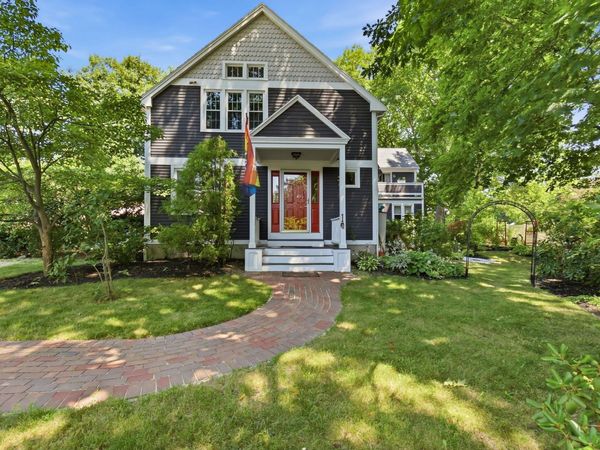 2 Coombs Circle, Newburyport, MA 01950