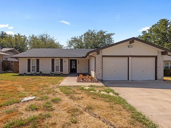 1820 Wickersham Drive, Arlington, TX 76014