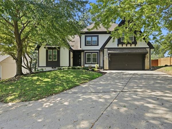 1732 NE 80th Place, Kansas City, MO 64118
