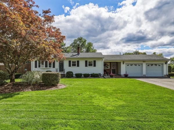 15 Somerset St, East Longmeadow, MA 01028
