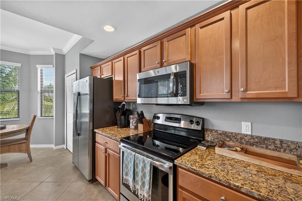 9727 Acqua Ct, Unit 433, Naples, FL 34113 Photo