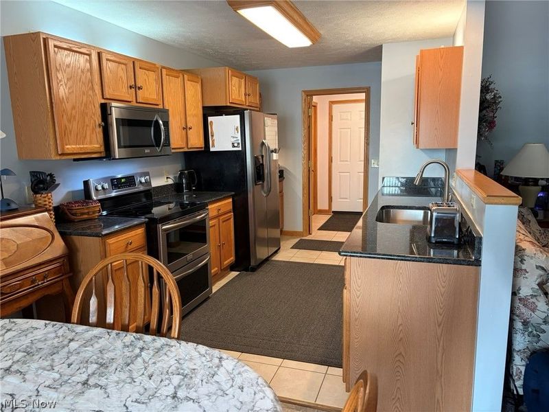 979 Bristol Drive, Akron, OH 44312 Photo 10
