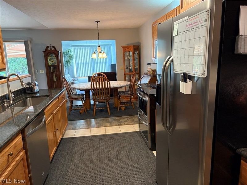 979 Bristol Drive, Akron, OH 44312 Photo 11