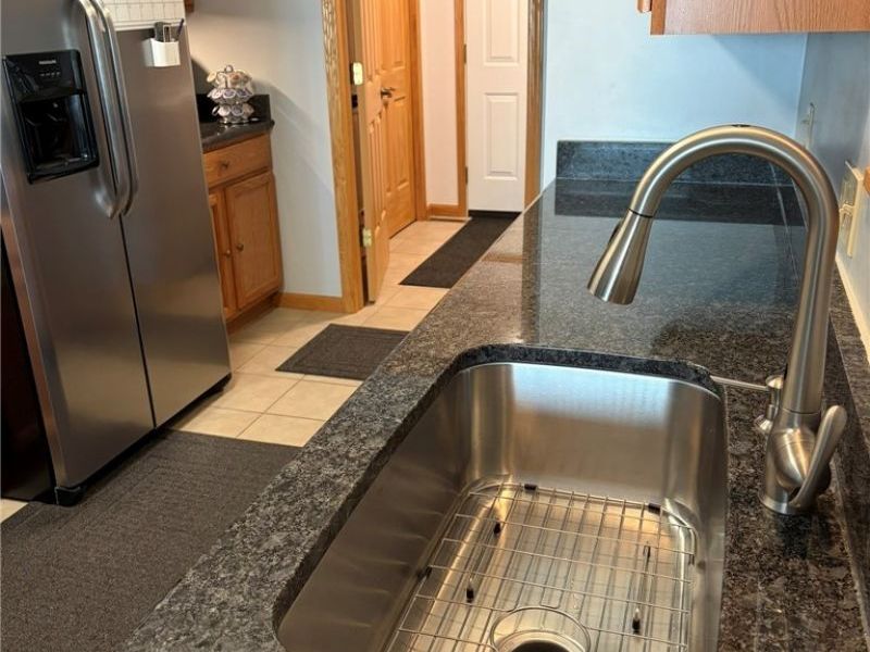 979 Bristol Drive, Akron, OH 44312 Photo 9