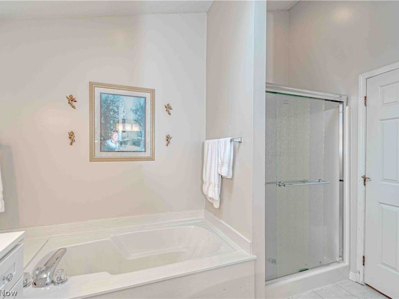 18316 Sherbrooke Oval , Strongsville, OH 44136 Photo 21