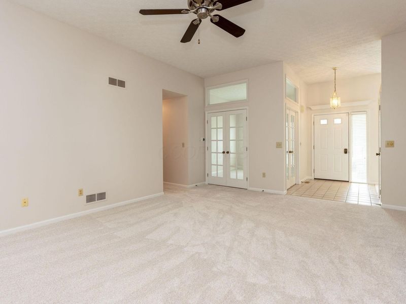 140 Highmeadow Drive, Columbus, OH 43230 Photo 4