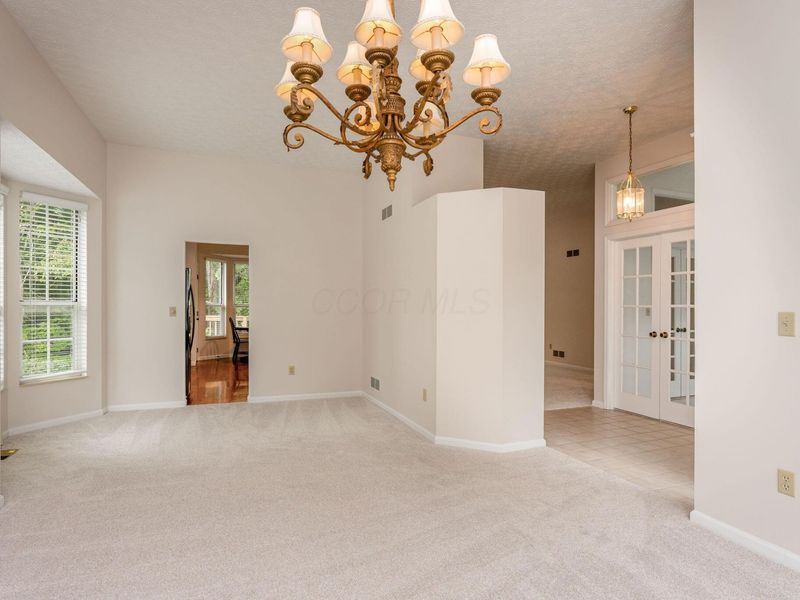 140 Highmeadow Drive, Columbus, OH 43230 Photo 7