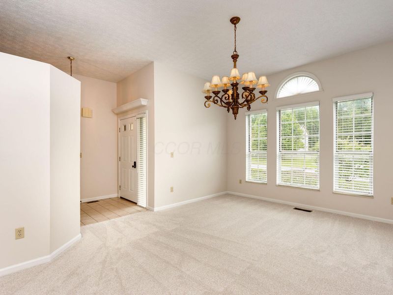 140 Highmeadow Drive, Columbus, OH 43230 Photo 9