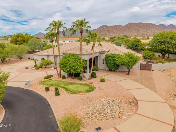 10768 E LAUREL Lane, Scottsdale, AZ 85259