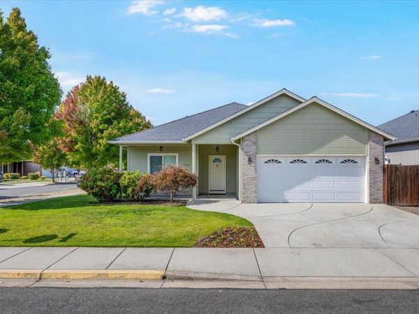 1633 SW Claudia Way, Grants Pass, OR 97527
