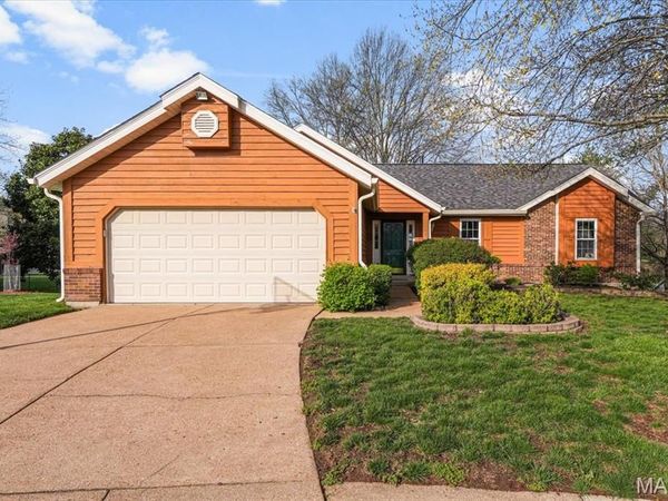 706 Cedar Bluff Court, Ballwin, MO 63021