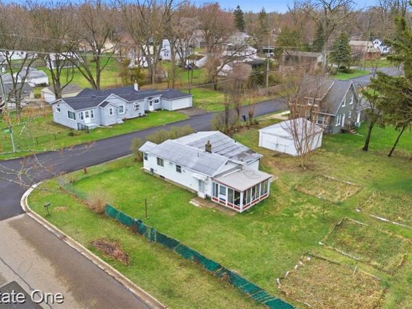 18318 Deering Street, Livonia, Mi 48152