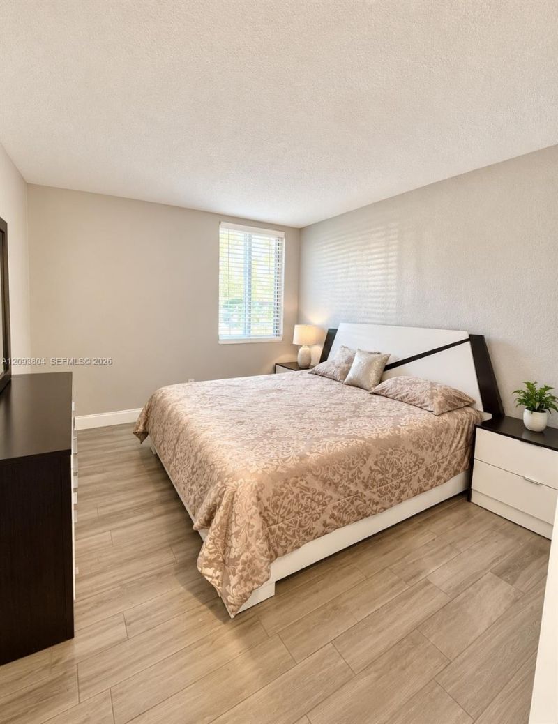 1885 W 56th St , Unit 110, Hialeah, FL 33012 Photo