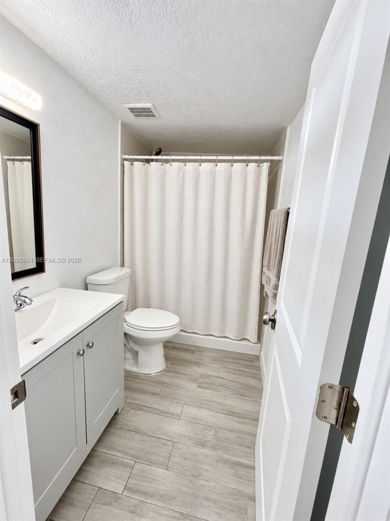 1885 W 56th St , Unit 110, Hialeah, FL 33012 Photo