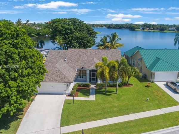 12911 Upper Cove Dr , Wellington, FL 33414