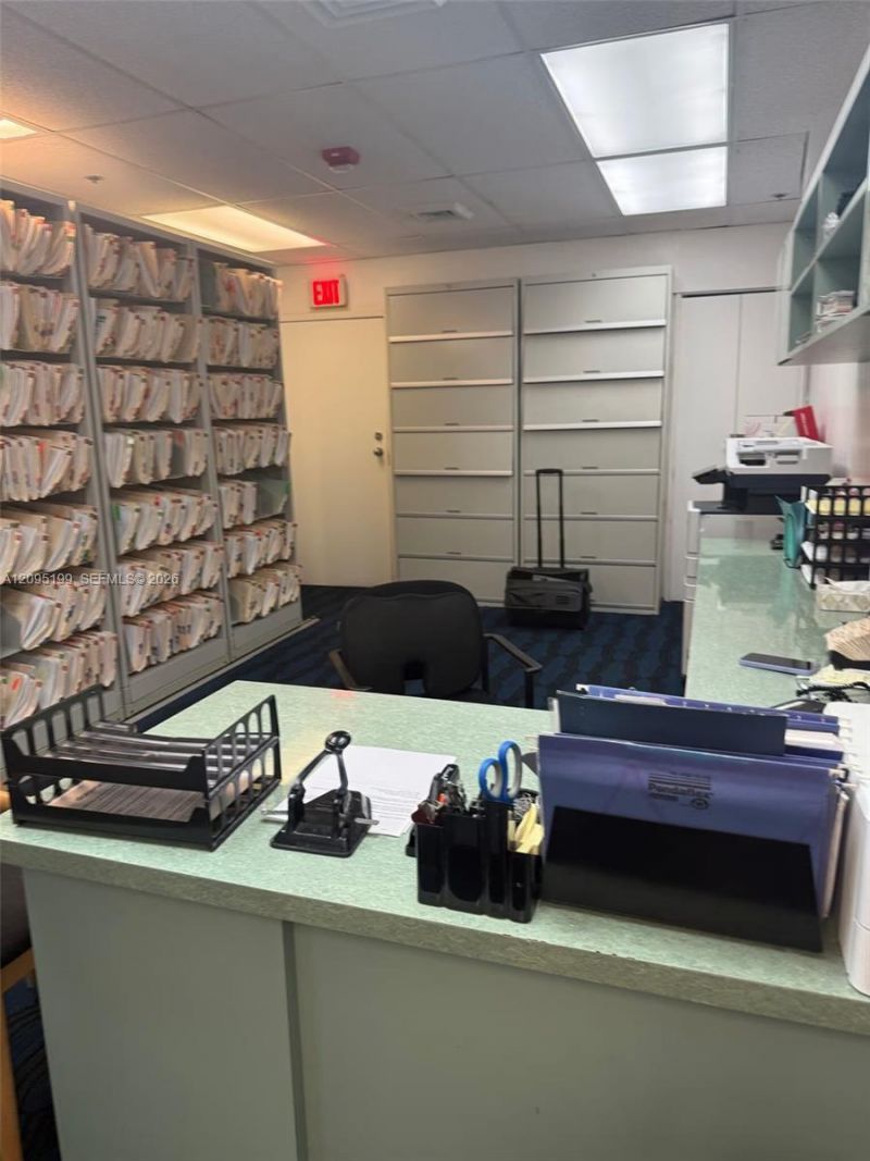 410 W 41st St , Unit 400, Miami Beach, FL 33140 Photo