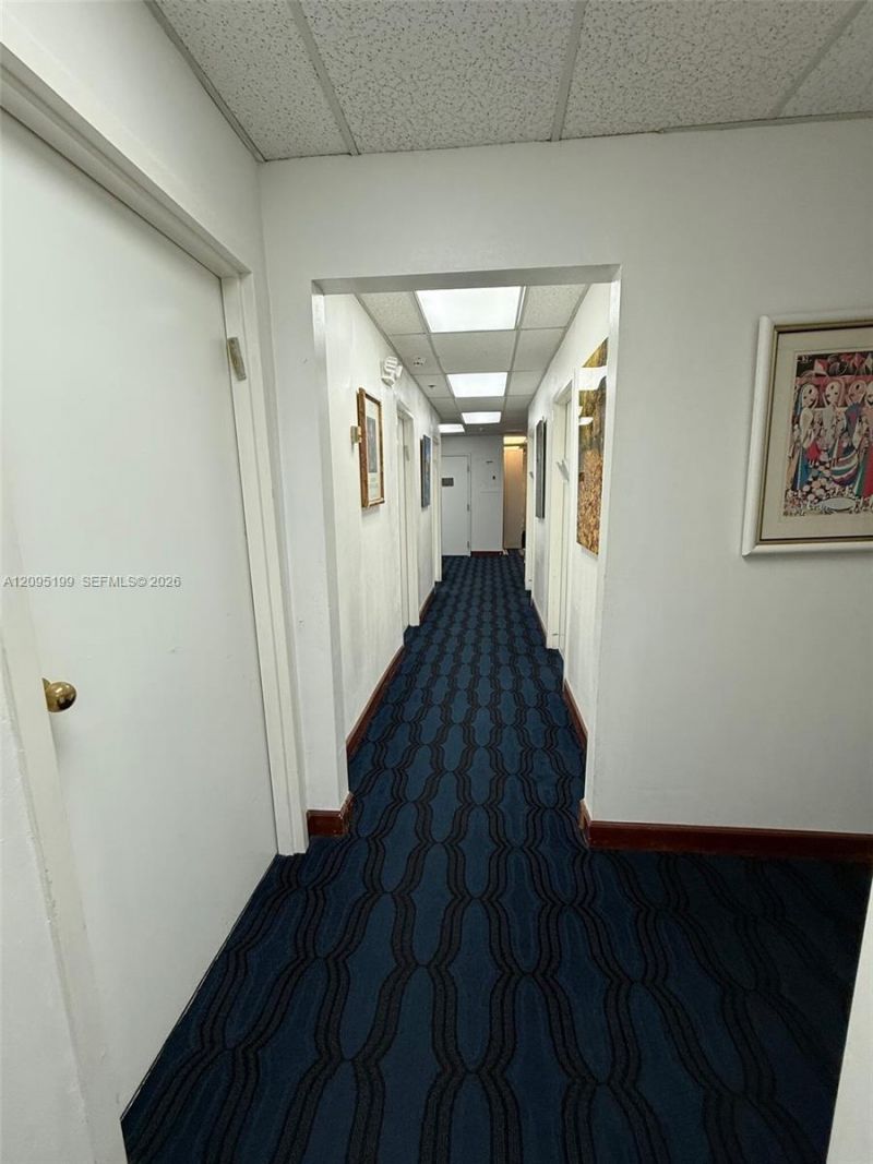 410 W 41st St , Unit 400, Miami Beach, FL 33140 Photo