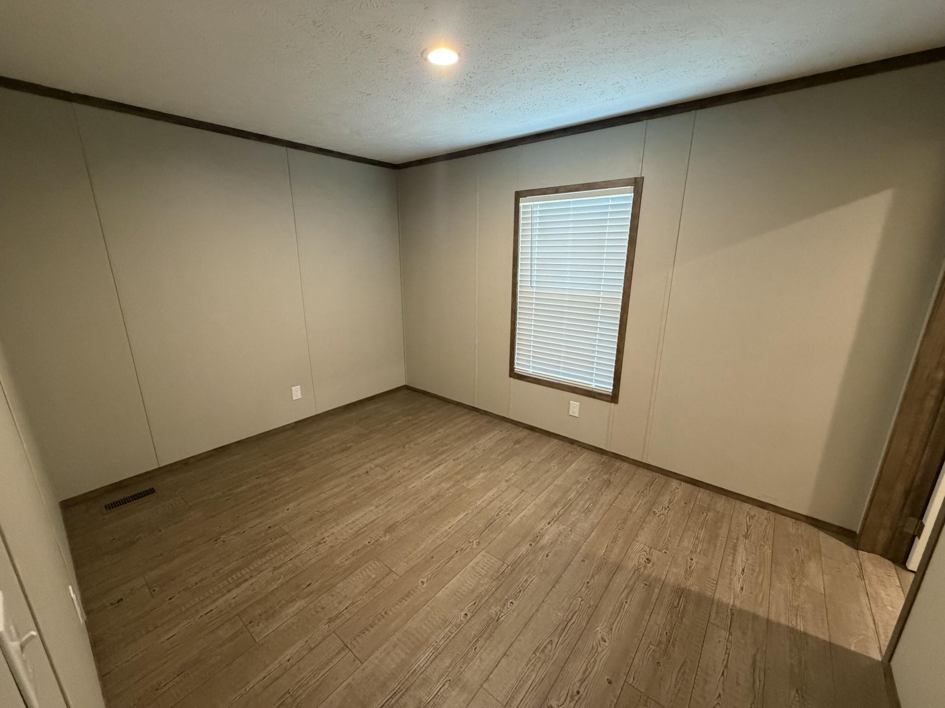 177 Barons Road Photo 22