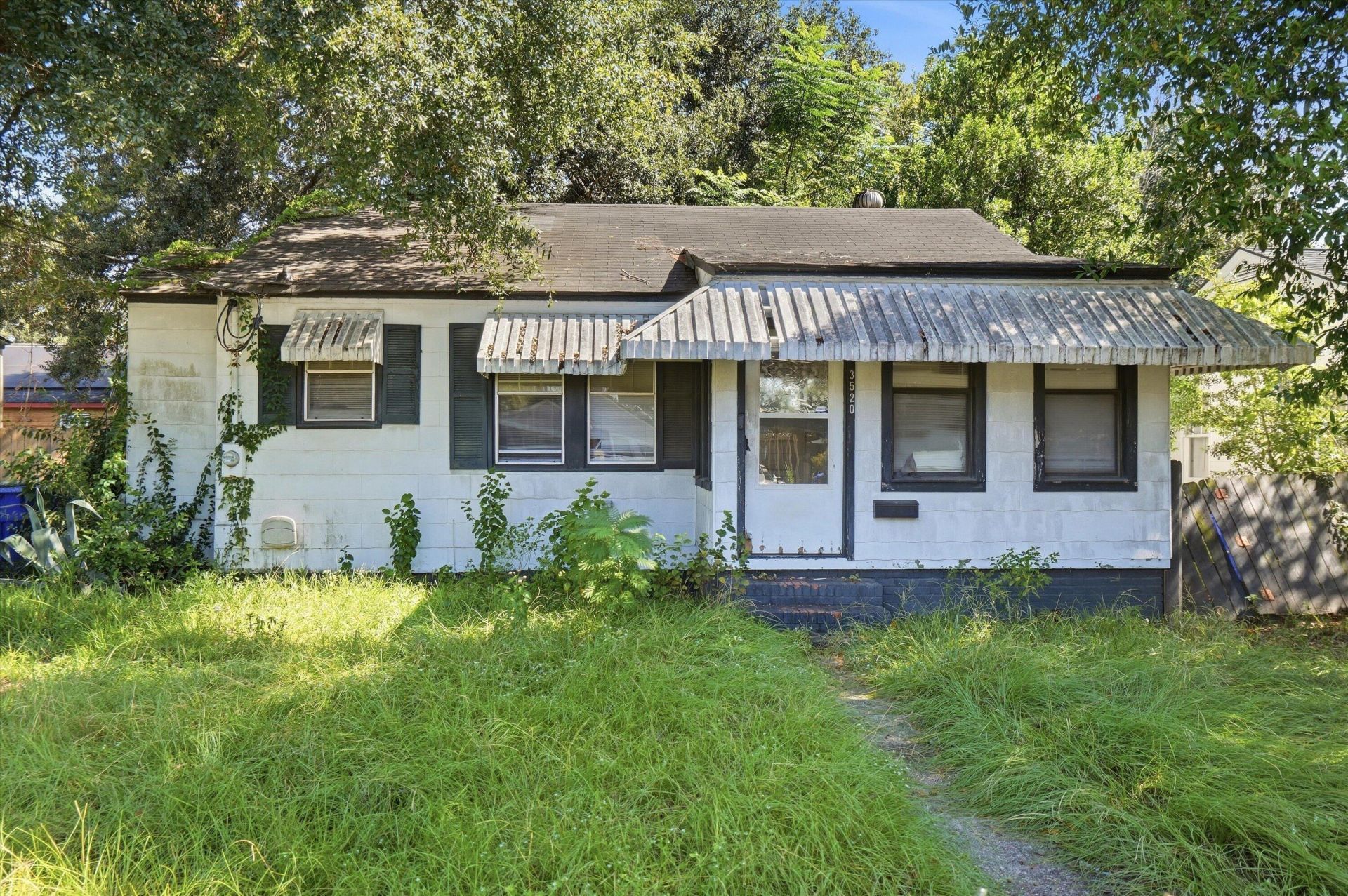 3520 Admiral Drive Photo 1