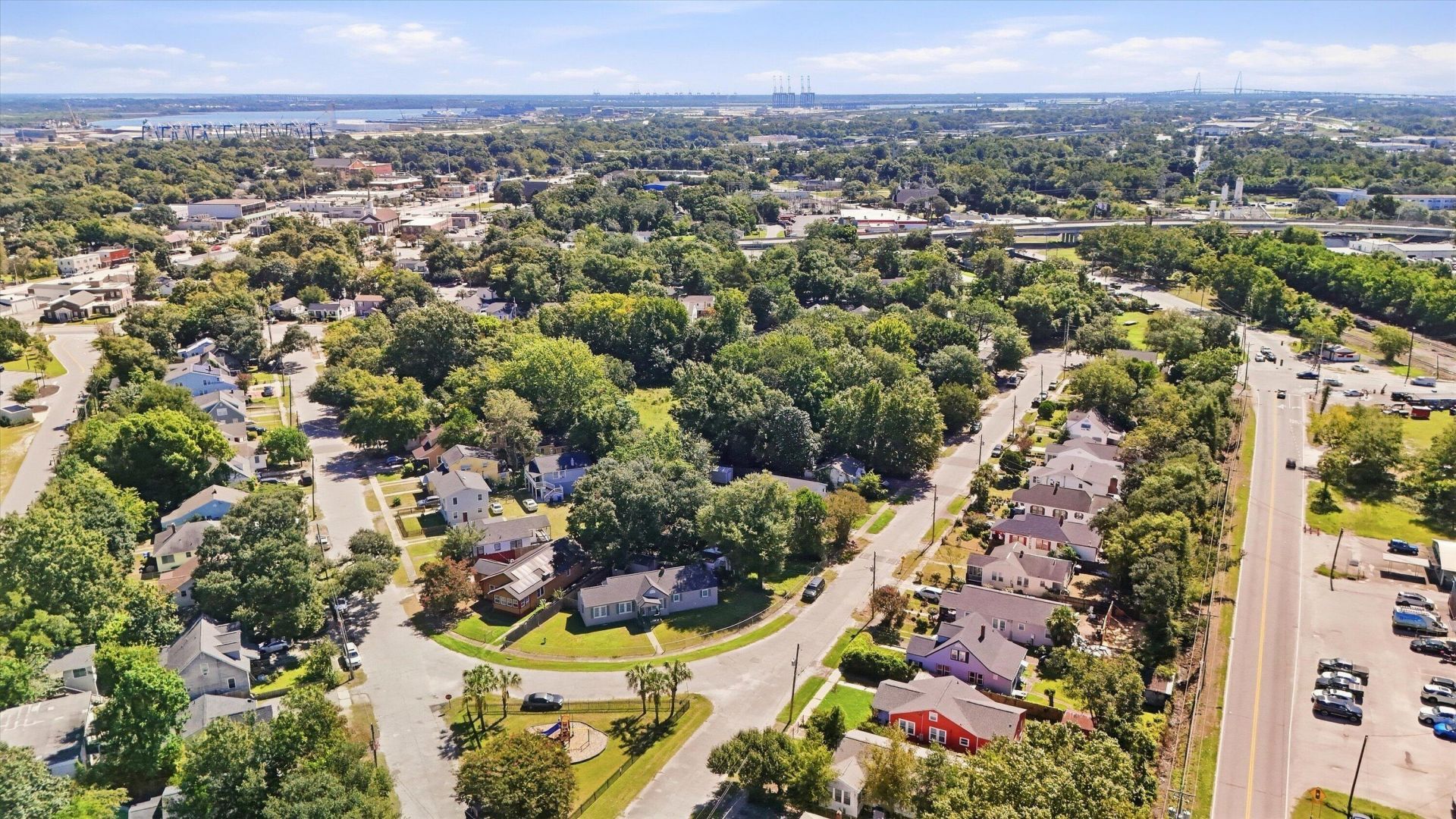 3520 Admiral Drive Photo 2