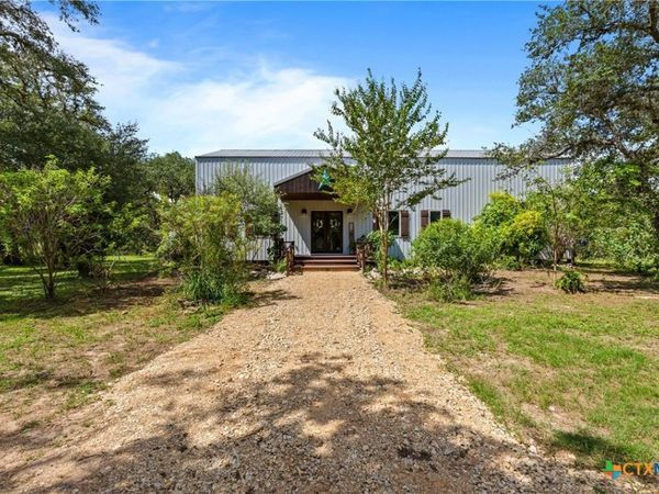 420 Private Road 2843 , Edna, TX 77957