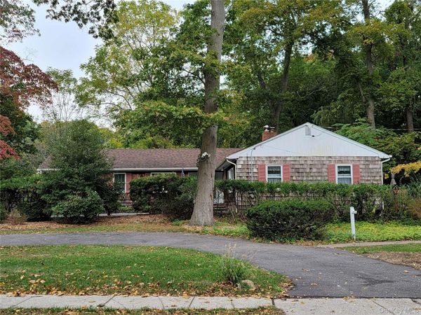101 N Country Road , Shoreham, NY 11786