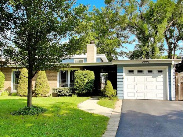 2240 Catherine Street , Northbrook, IL 60062
