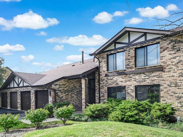 6262 Trinity Drive, Unit 1B, Lisle, IL 60532