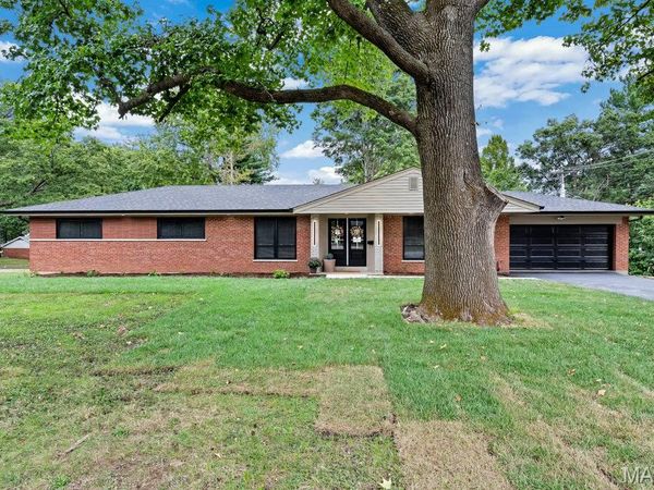 1670 Bennett Avenue , Warson Woods, MO 63122
