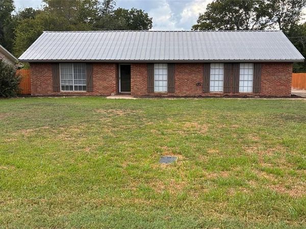 429 Davis Street, Fairfield, TX 75840