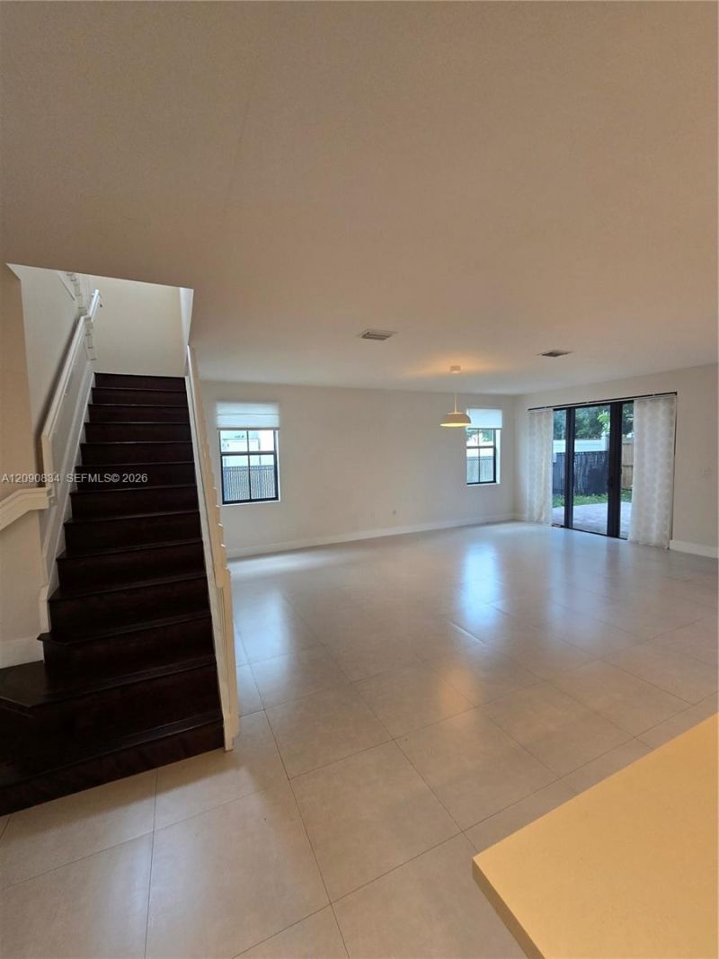 10433 NW 70th Ln , Doral, FL 33178 Photo