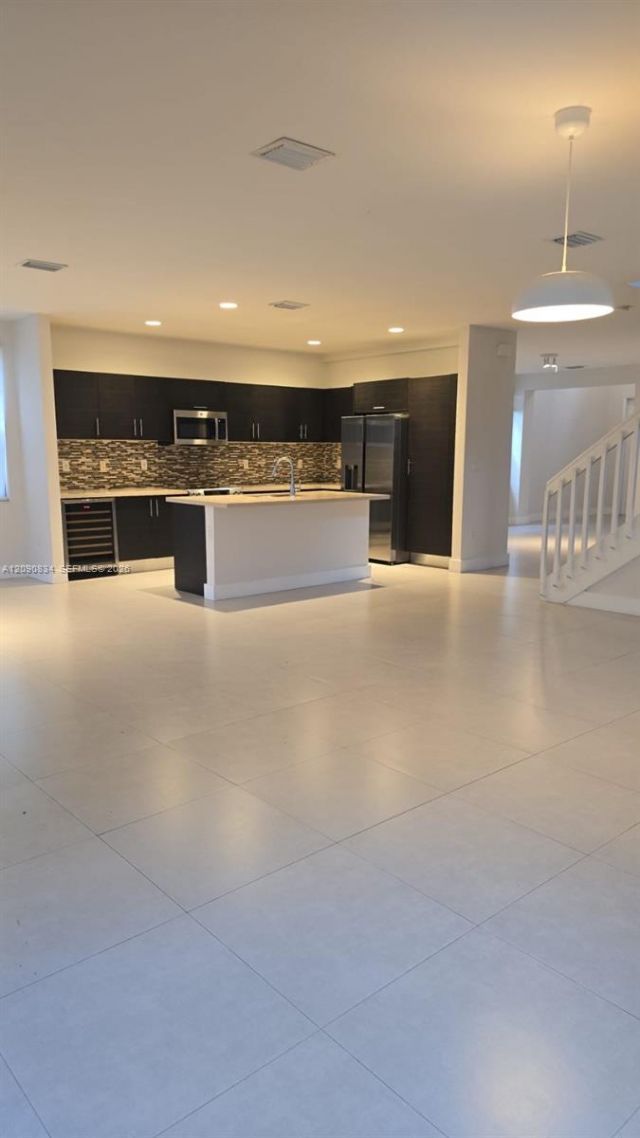 10433 NW 70th Ln , Doral, FL 33178 Photo