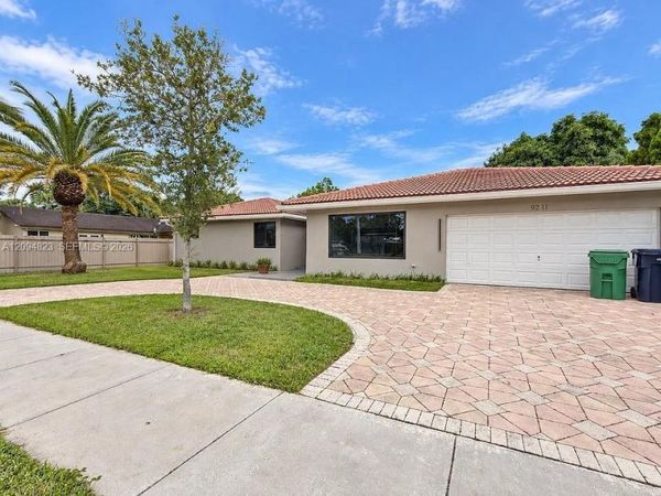 9211 SW 122nd. Ave , Miami, FL 33186