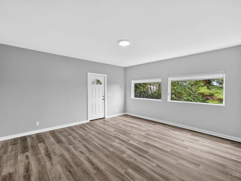 418 Torrence Court, Cincinnati, OH 45202 Photo 3