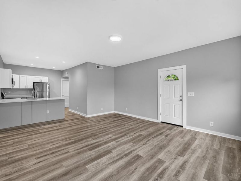 418 Torrence Court, Cincinnati, OH 45202 Photo 4