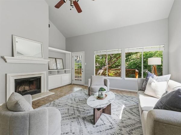 2402 Sparrow DR, Round Rock, TX 78681