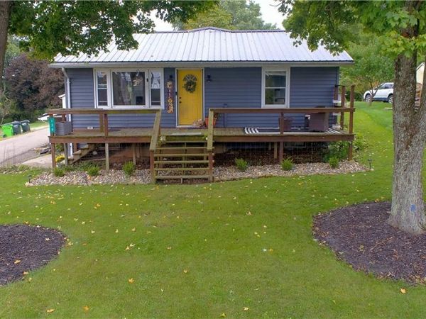 136 N School Street , Millersburg, OH 44654
