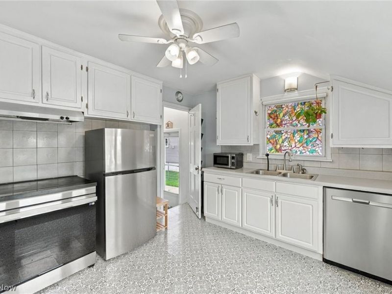 5608 Stickney Avenue, Cleveland, OH 44144 Photo 7