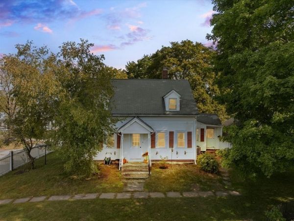 24 School Street, Walpole, MA 02081