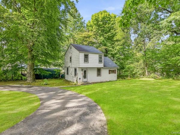 16 Cottage Avenue, Nanuet, NY 10954