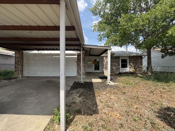 9038 OLD SKY HBR, San Antonio, TX 78242