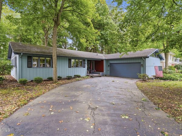 615 Sutton Place , Findlay, OH 45840